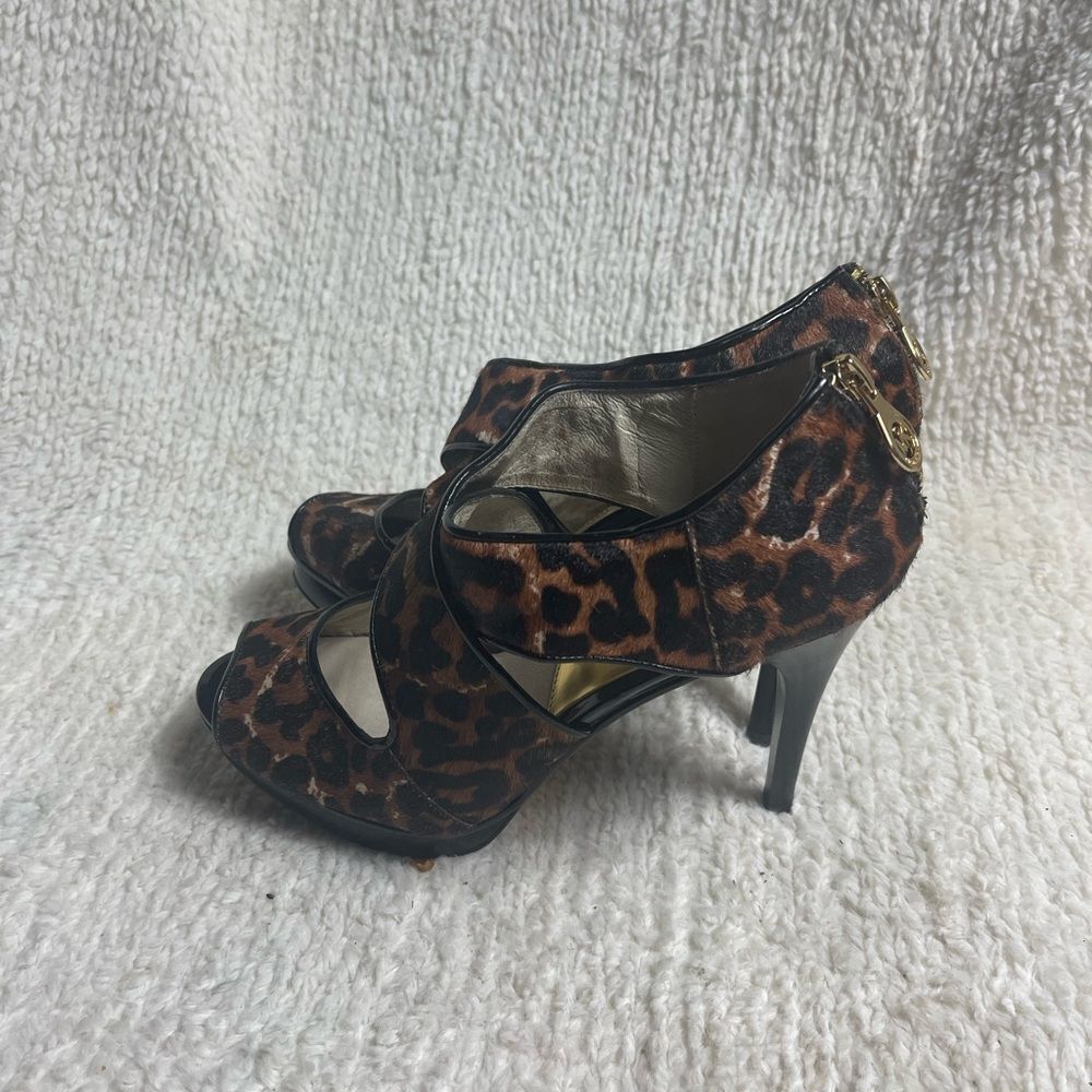 Michael Kors leather calf hair Leopard Print platform heels peep toe SZ8.5M